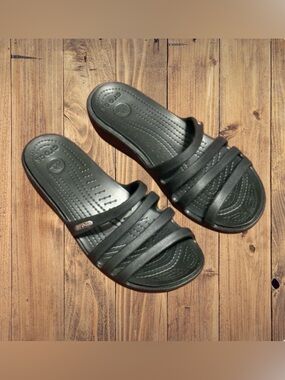 CROCS Metallic Silver Women's Slide Sandals